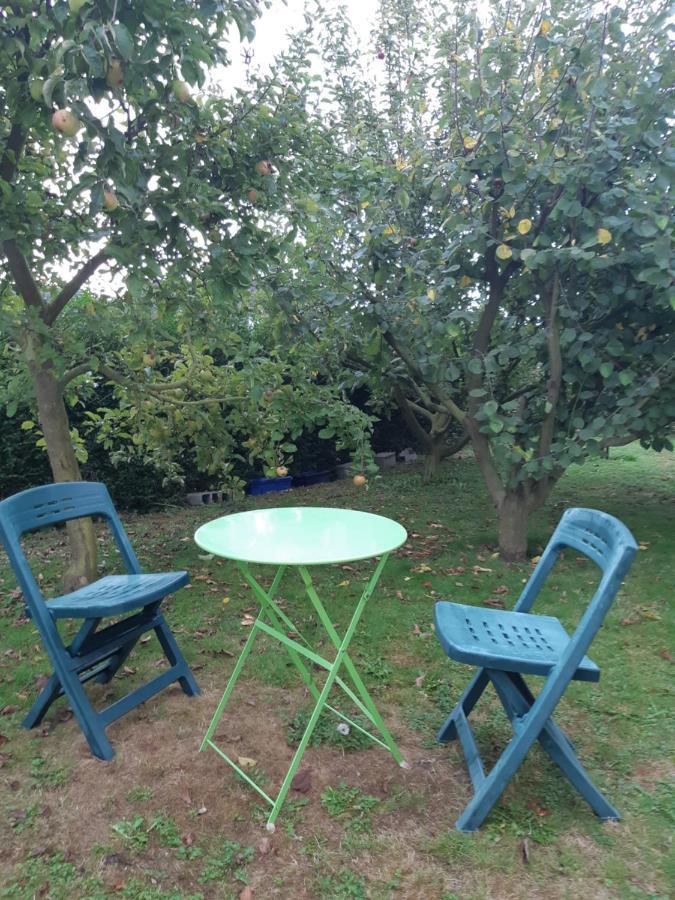 Petit Studio - Chambre Independante Au Calme Landerneau Eksteriør billede